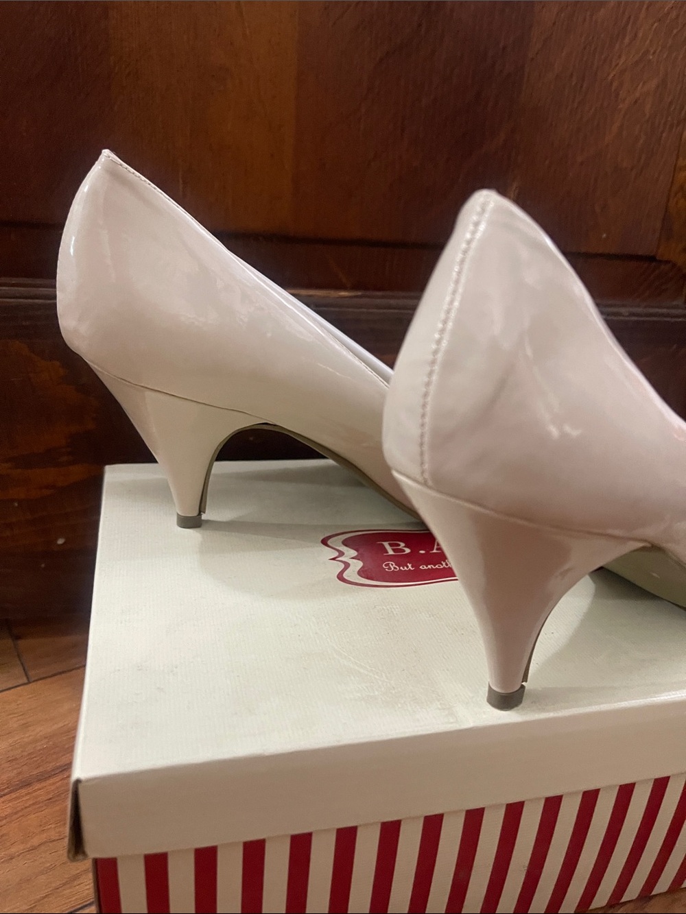 Two-Tone Patent Pointed-Toe Pumps in Turquoise and Cream - Picture 3 of 6